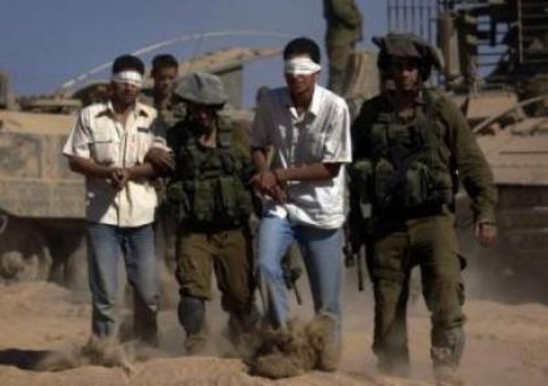 الاحتلال يعتقل 20 فلسطينيا ومصادرة 15 مركبة بالضفة
