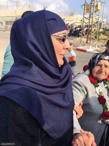عميدة الأسيرات "لينا الجربوني" حُرّة بعد 15 عاما متواصلة في سجون الاحتلال