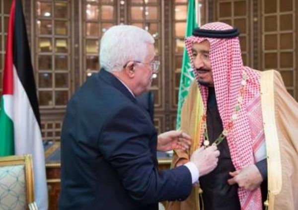 الرئاسة الفلسطينية وحماس تهنآن الملك سلمان وولي عهده بفوز السعودية ضد الأرجنتين