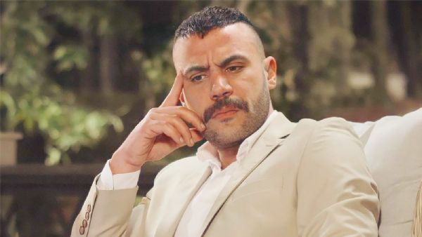 محمد إمام يتعاقد على فيلم "الأستاذ" إخراج شريف عرفة